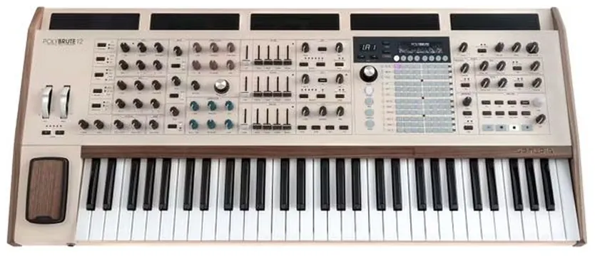 Arturia Polybrute 12 Synthetiseur Analogique Polyphonique 12 Voix