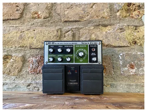 Boss RE-20 Space Echo