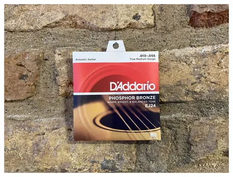D'Addario EJ24 True Medium 13's Phosphor Bronze