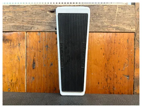 Dunlop 105Q Cry Baby Bass Wah