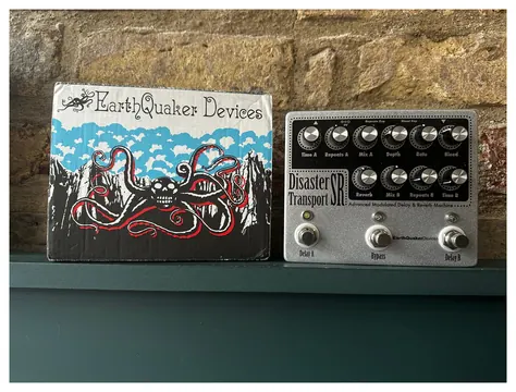 Earthquaker Devices Disaster Transport SR Advanced Modulated Delay & Reverb Machine