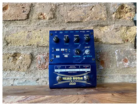 Akai E2 Headrush Delay / Looper