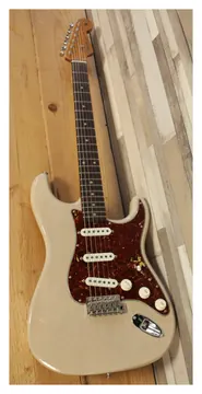 Fender Custom Shop LTD Roasted Pine Stratocaster DLX Closet Classic, Honey Blonde
