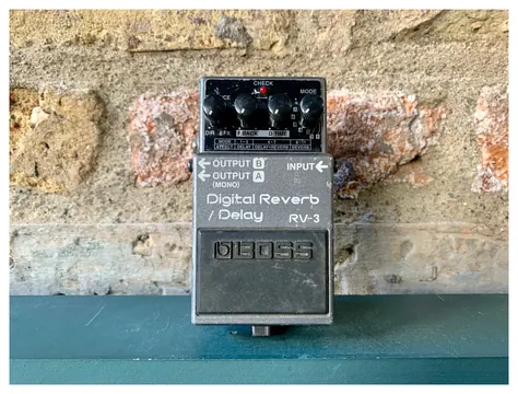 Boss RV-3 Digital Reverb / Delay
