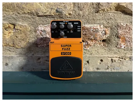 Behringer SF300 Super Fuzz