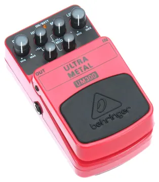 Behringer Pedal Behringer UM300 Ultra Metal DistorÁ?o para Guitarra