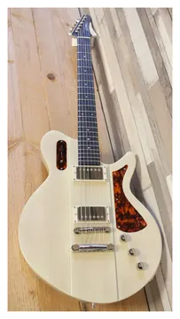 Eastman Juliet Pomona Blonde