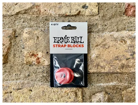 Ernie Ball Strap Blocks 4-Pack Red & Black