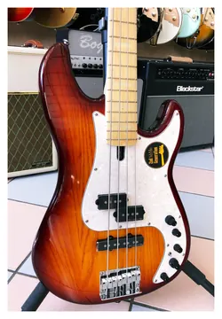 Sire MARCUS MILLER P7 Swamp Ash 4 Tobacco Sunburst (2nd Gen)