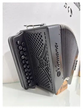 Shelter Acordeon Minuano 8 Baixos Envelhecida All Black Music Italiano (4548)