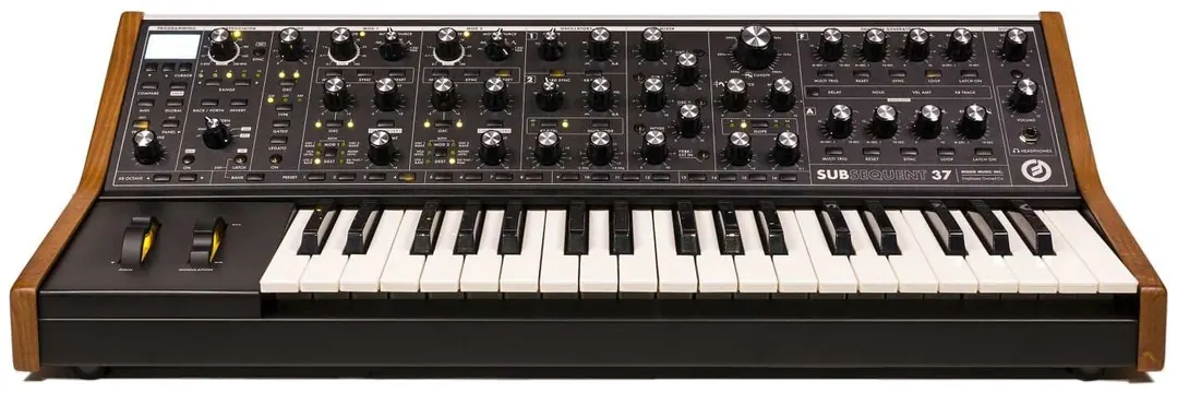 Moog Subsequent 37