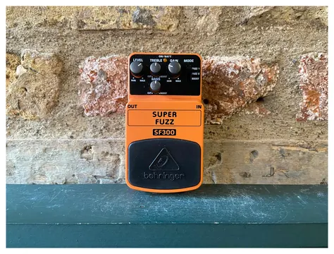 Behringer SF300 Super Fuzz