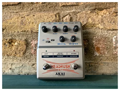 Akai Headrush E1 Digital Echo / Looper