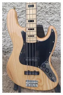 Levin Deluxe LB60-NAT 4-string Bass in High-glo Aged Natural