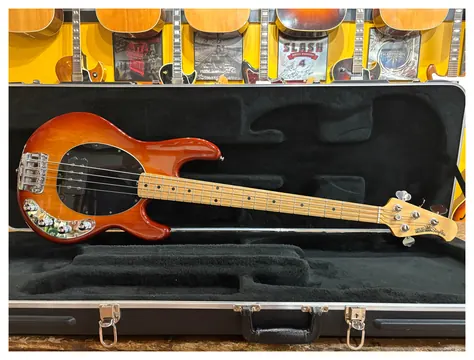 Ernie Ball Musicman StingRay 3 EQ H Honey Burst 2005
