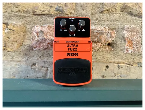 Behringer UZ400 Ultra Fuzz